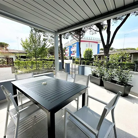 Quiet With Private Garden And Bbq 빌라
