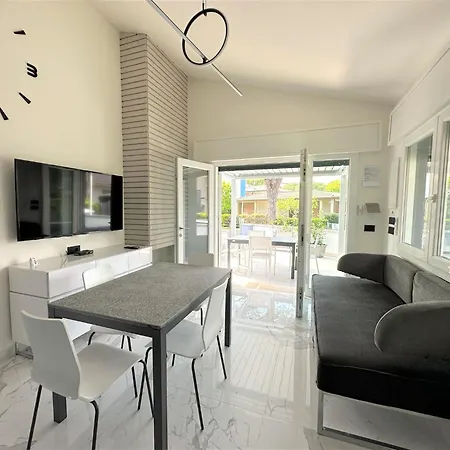 Quiet With Private Garden And Bbq Vila Bibione
