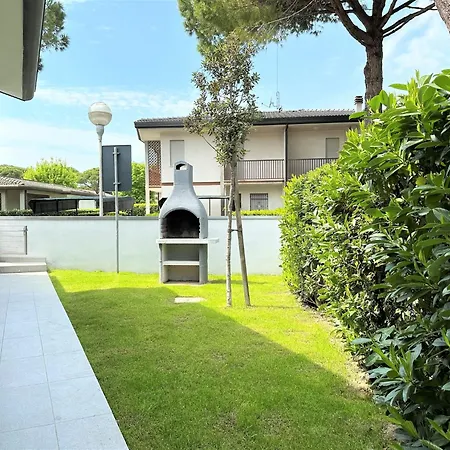 Quiet With Private Garden&bbq Villa Bibione