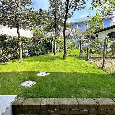 Quiet With Private Garden&bbq Villa