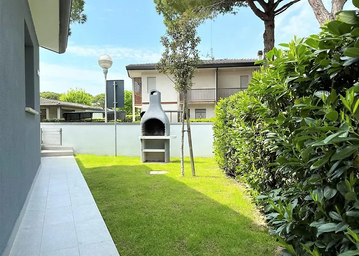 Quiet With Private Garden And Bbq Villa Bibione